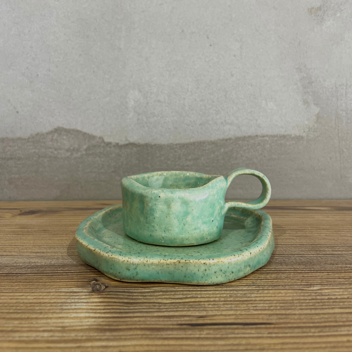 Delicate Circular Handle Coffee Set