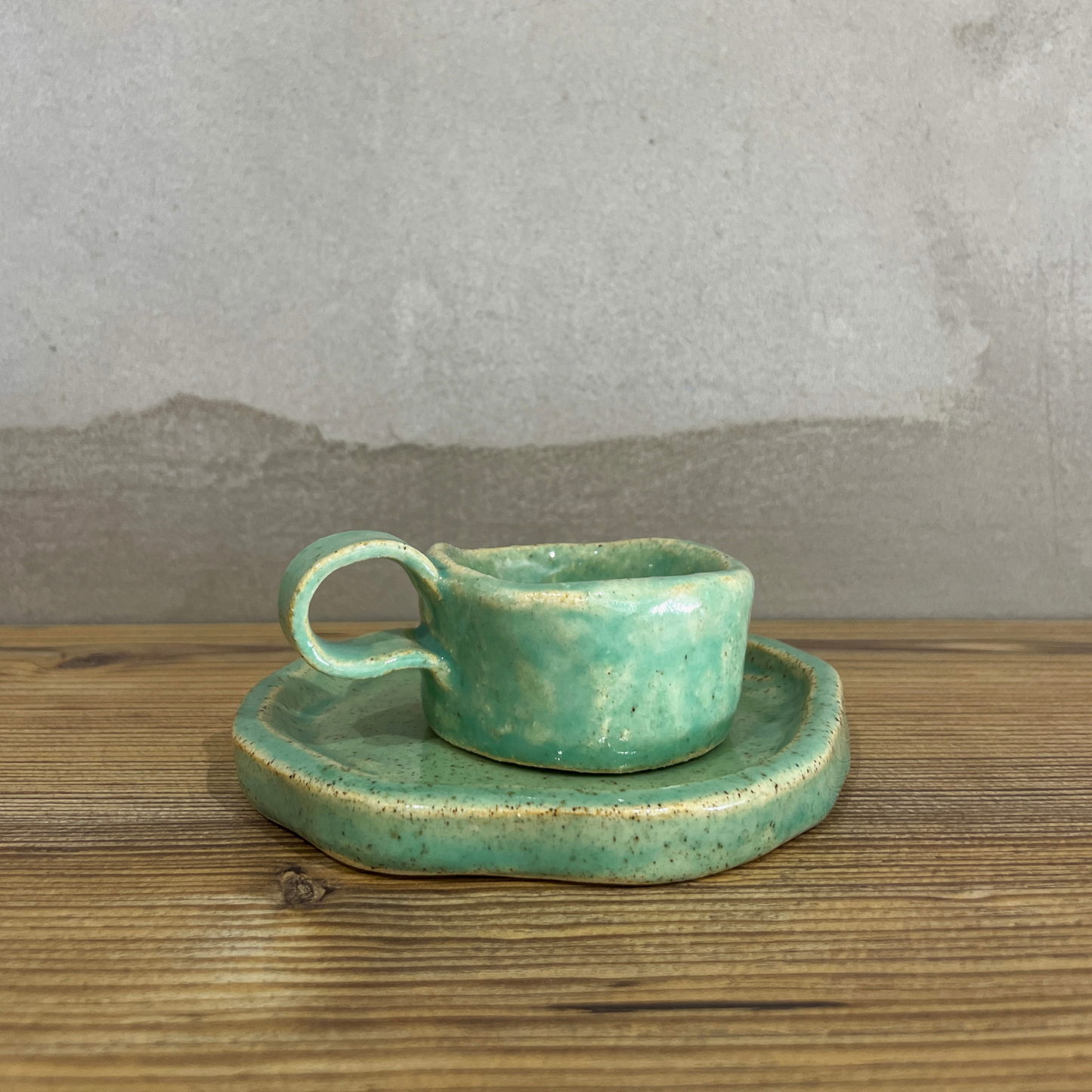 Delicate Circular Handle Coffee Set